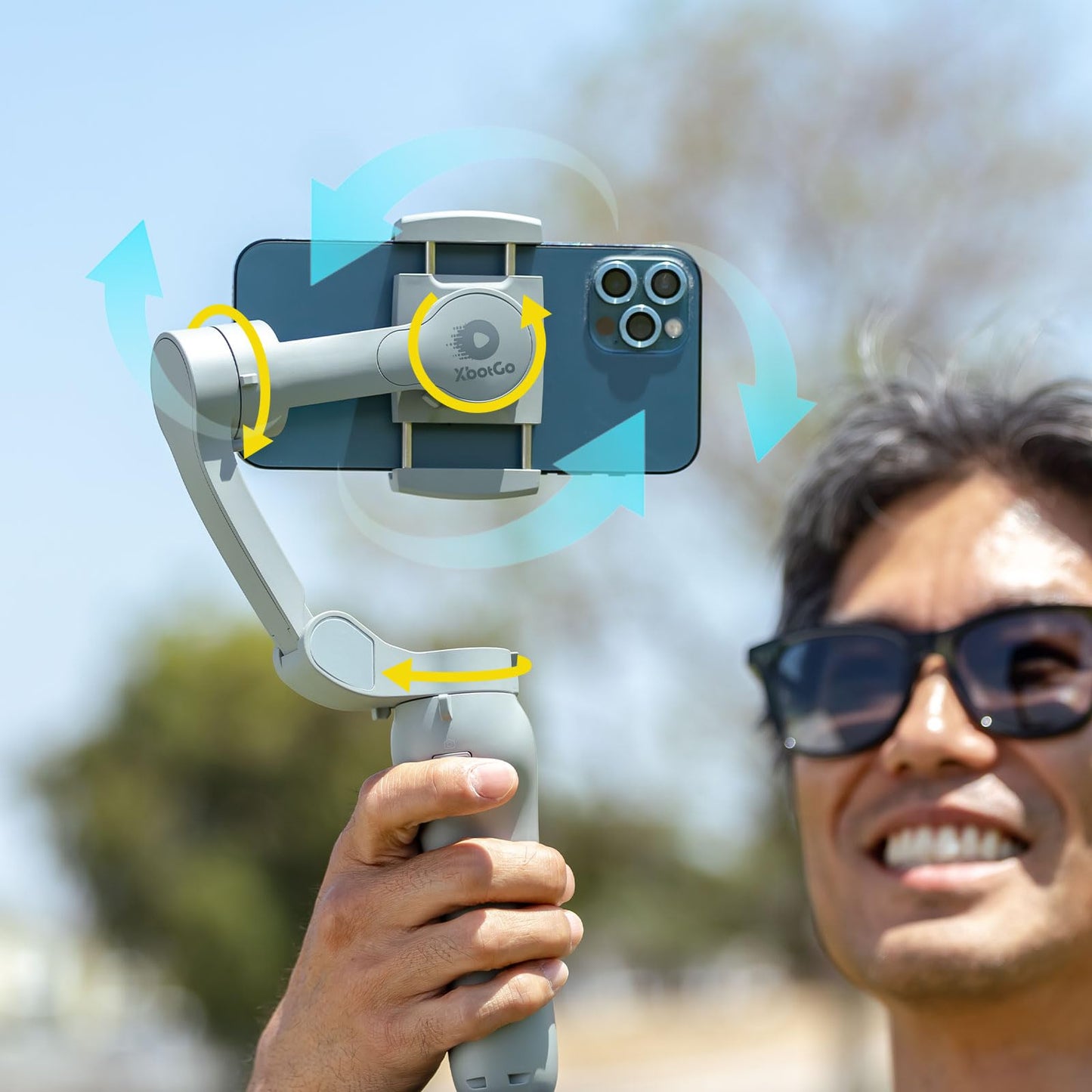XbotGo Sportkamera Fuer Basketball und Fußball Spiel, AI Automatisch Aufnahme, 3-Achsen-Telefon-Gimbal, Tragbar und faltbar, Vlogging Stabilisator Android- und iPhone-Gimbal