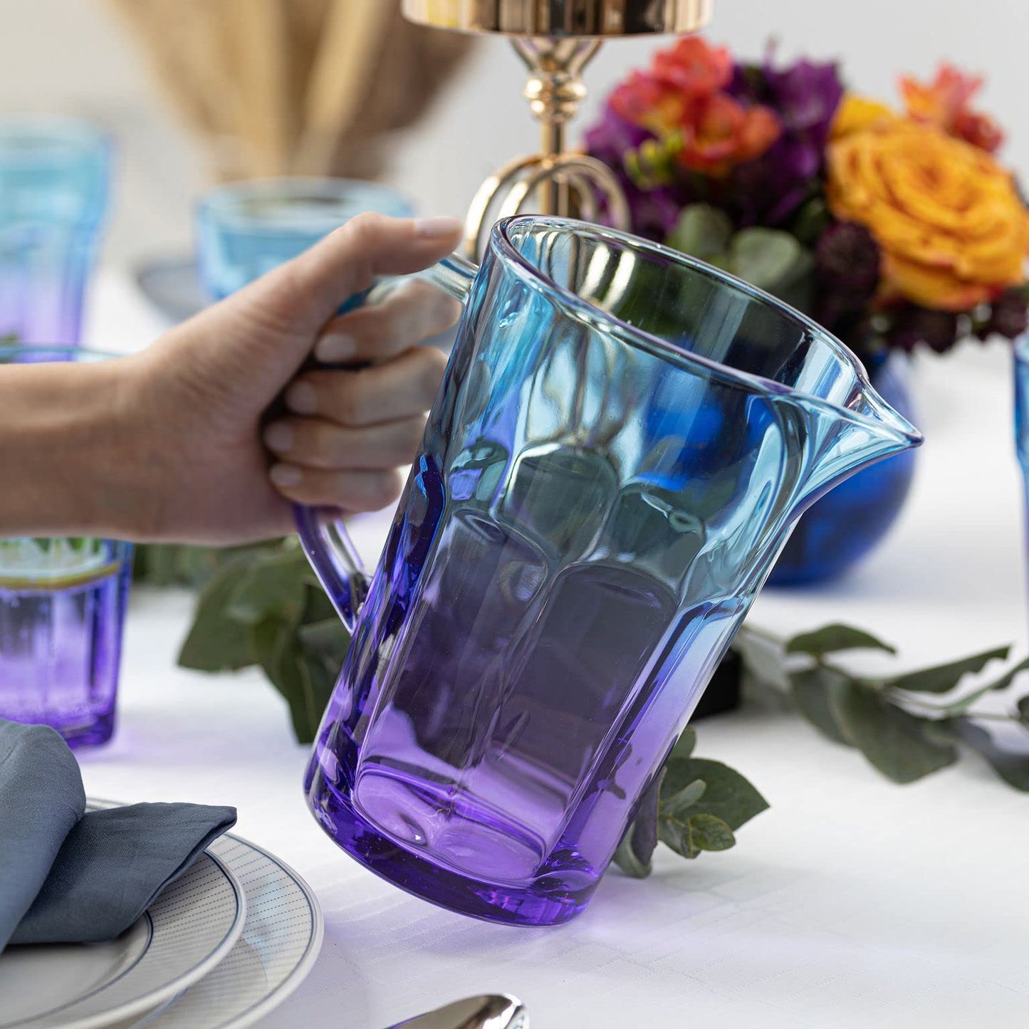 TREND FOR HOME Wasserkaraffe Glas 1 Liter mit Handlichem Griff Bunt Wasserkrug 19 cm Glaskanne Blau Lila Glaskrug Wasserkanne Glaskaraffe Glas Carafe Pitcher Glaskanne 1l Bunte | Gigi Dreamy Sunset