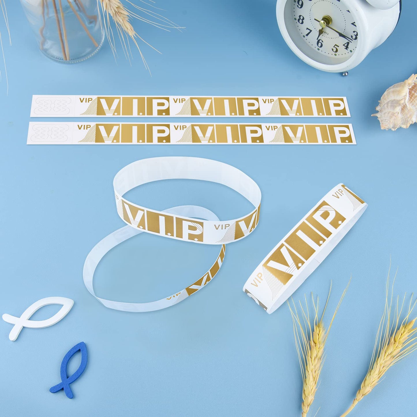 ASTARON 300 Pcs Papier VIP-Eintrittsbänder für Events, Gold Einlassbänder für Events Wasserdichte Armbänder VIP-Armbänder für Nachtclubs Wasserparks Leichte Konzert-Armbänder