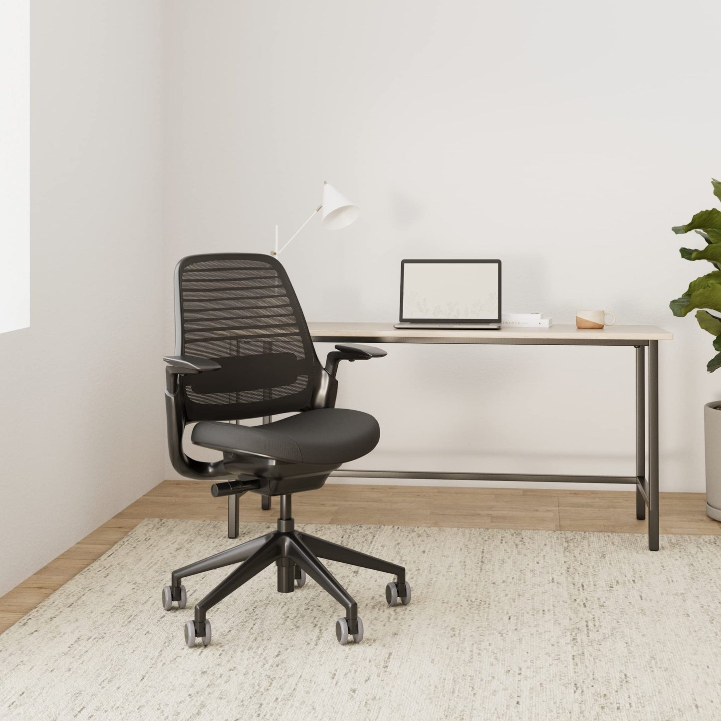 Steelcase Series 1 Ergonomischer Bürostuhl mit LiveBack Lumbalstütze und 4D-Armlehnen Onyx Schwarz
