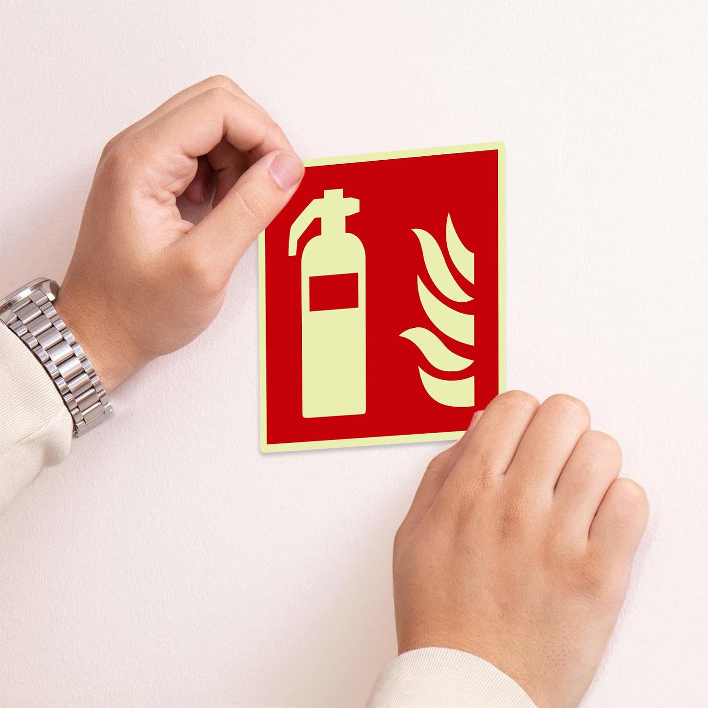 Mumjooyi 6 Stück Feuerlöscher Schild Feuerlöscher PVC Starker Kleber Hochwertiges Hinweisschild Feuerlöscher Nachleuchtend Selbstklebend 14,5 x 14,5CM (6 Stück Feuerlöscher Schild)