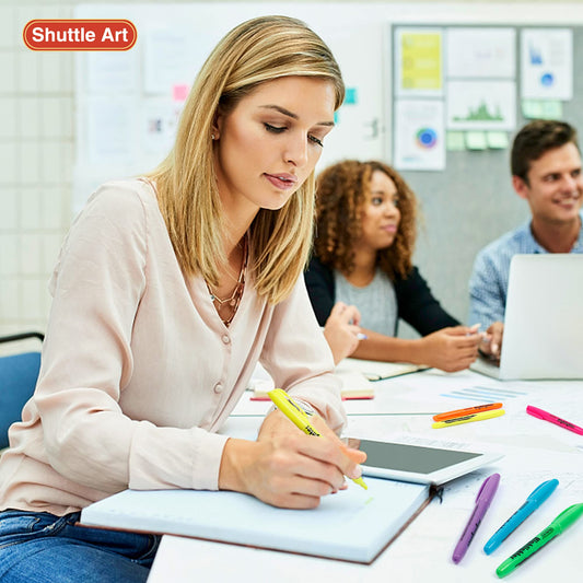 Shuttle Art Textmarker, 30 bunte Textmarker mit 10 Farben, schnelltrocknend, ungiftig, Textstifte mit leuchtenden Farben und Meißelspitze, geeignet für Erwachsene und Kinder, ideal für Zuhause