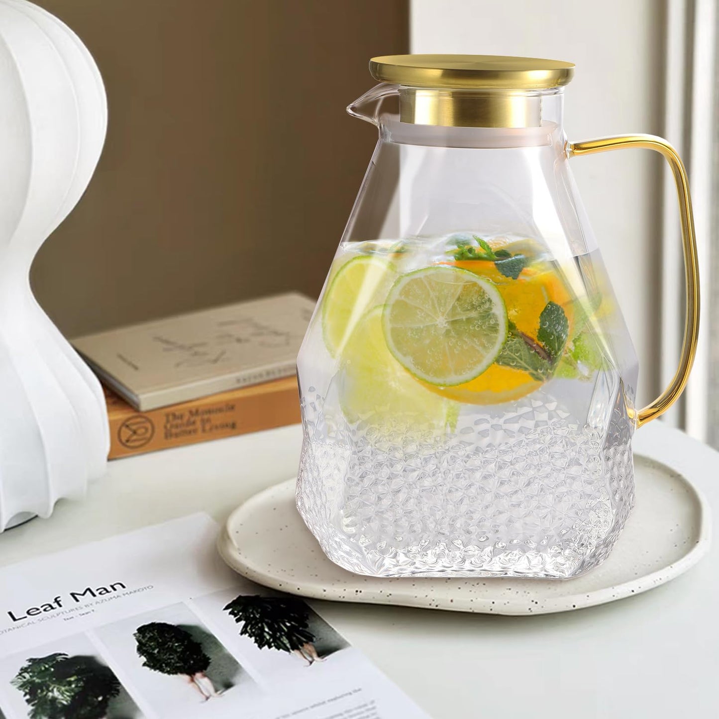 ecooe Glaskaraffe 1.8L Wasserkaraffe für Kühlschranktür, Karaffe Glas mit Edelstahl Deckel, Kühlschrankkrug Wasserkrug Glaskrug für Heißes Kaltes Wasser, Getränke, Eistee, Saft, Milch, Tee, Kaffee