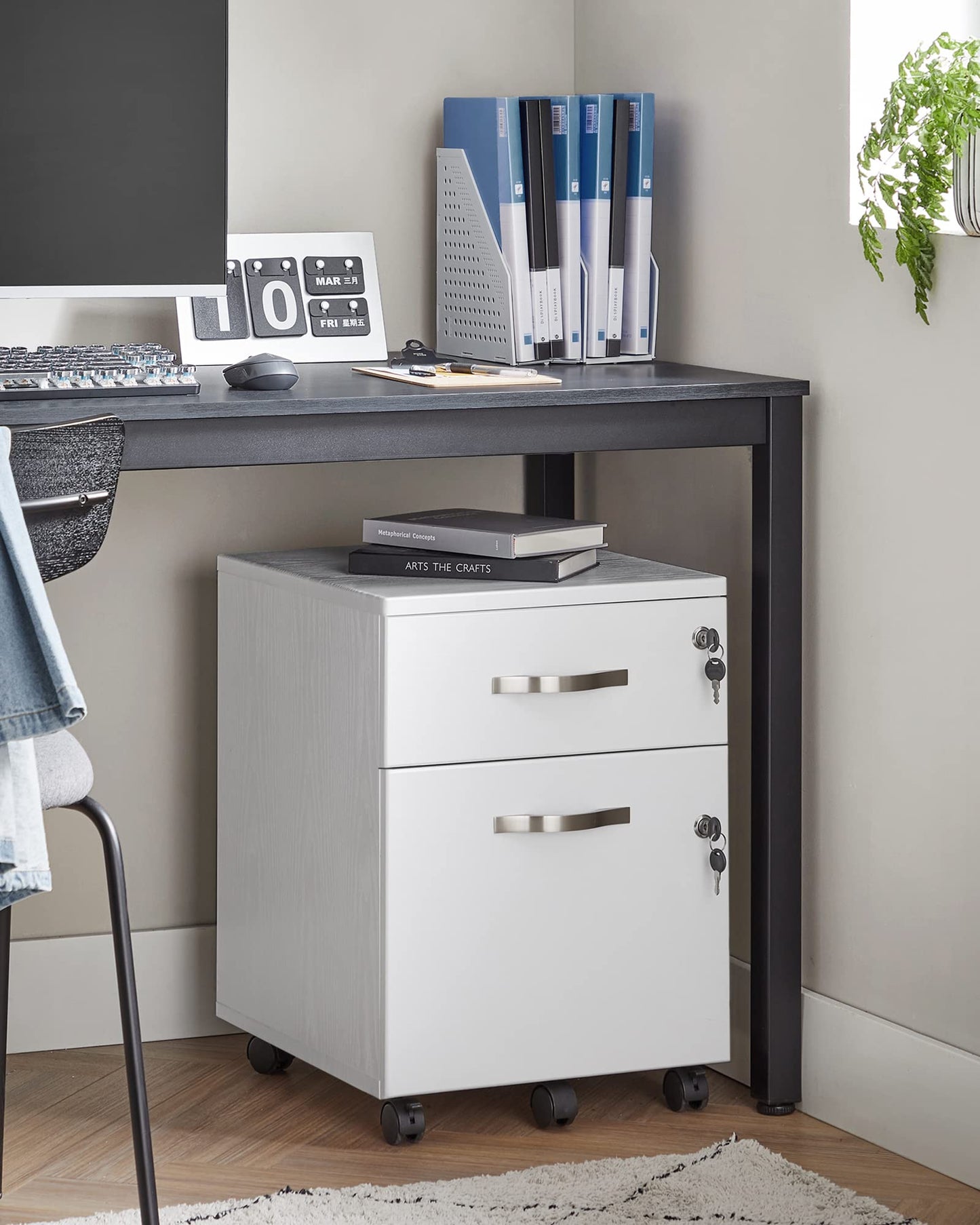 VASAGLE Rollcontainer, abschließbar, Aktenschrank mit 2 Schubladen, 5 Rollen und Verstellbarer Hängeregistratur, strukturierte Oberfläche, für Dokumente im A4- und Letter-Format, weiß LCD22WV1