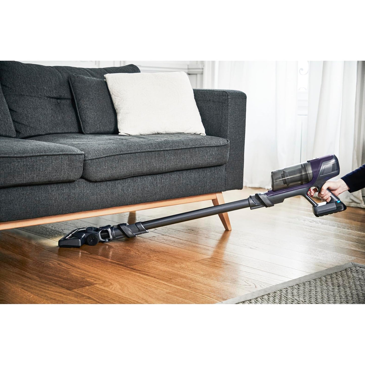 Rowenta X-Pert 6.60 Essential Akkustaubsauger, 100 W Leistung, 45 Min Laufzeit, kabellos & beutellos, LED-Bürstenkopf, herausnehmbarer Akku, inkl. Fugendüse und Wandhalterung, violett/schwarz, RH6838