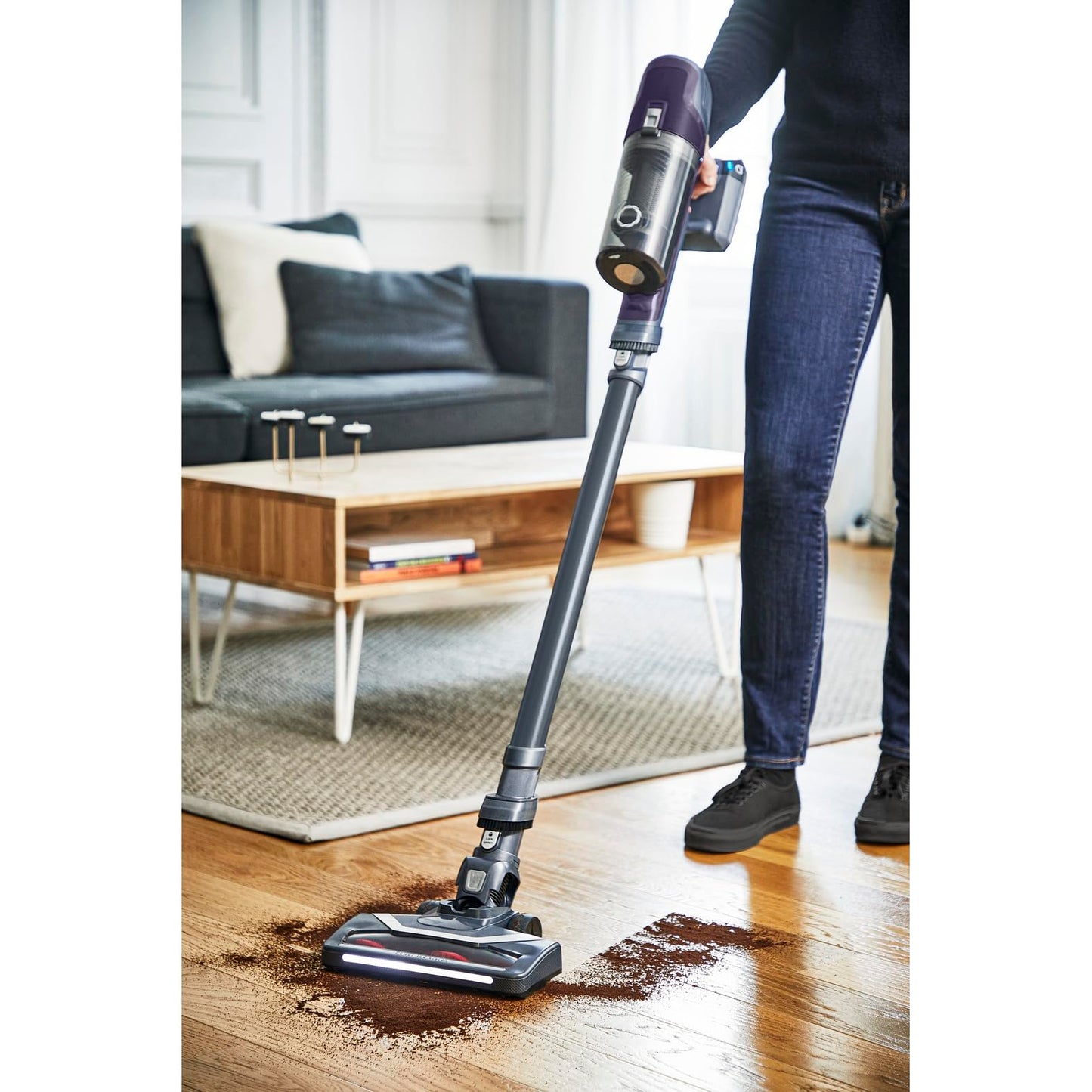 Rowenta X-Pert 6.60 Essential Akkustaubsauger, 100 W Leistung, 45 Min Laufzeit, kabellos & beutellos, LED-Bürstenkopf, herausnehmbarer Akku, inkl. Fugendüse und Wandhalterung, violett/schwarz, RH6838