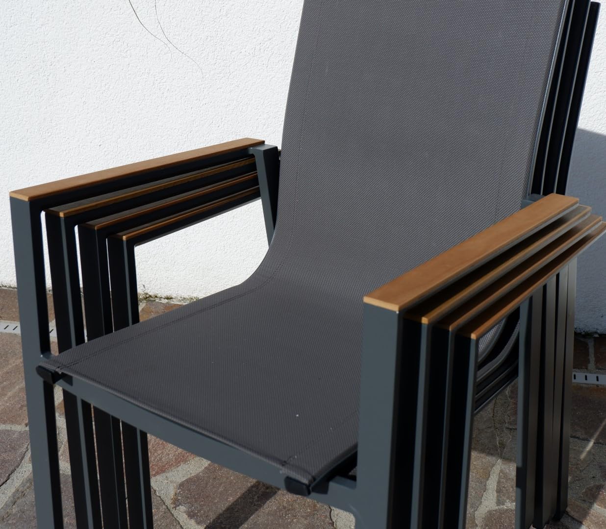 ALEOS. Gartengarnitur Gartenset Aluminium Teak Set mit quadratischem Ausziehtisch 150x110cm auf 150cm ausziehbar + 8 Stapelstühle anthrazit Trinidad