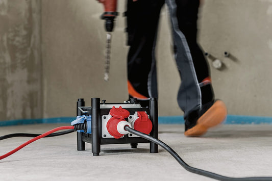 Brennenstuhl Kompakter Gummi-Stromverteiler - Gummiverteiler (1m Kabel, 3X CEE 400V/16A, 3X 230V/16A, Baustelleneinsatz und ständigen Einsatz im Freien, Made in Germany)