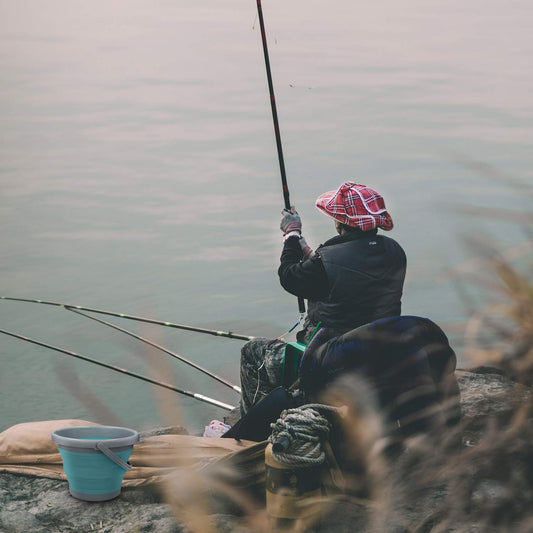 Navaris Falteimer Silikon Eimer faltbar - 5l Putzeimer Silikoneimer für Reinigung Camping Angeln Küche - 5 Liter Haushaltseimer in Blau Grau
