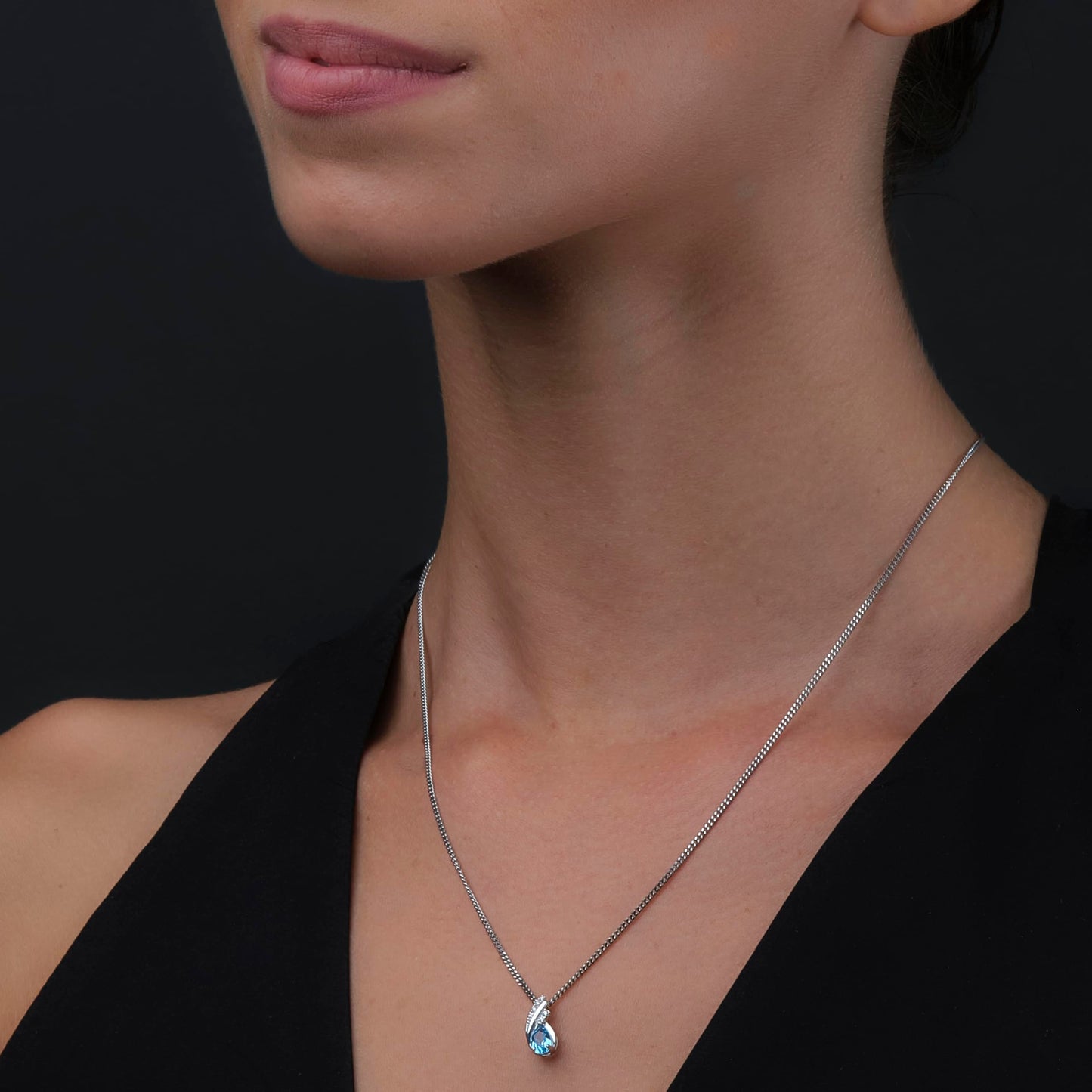 MIORE Schmuck, Halskette Damen Silber 925, Diamanten Blautopas Kette, Edelstein Kette mit natürlichen Topas Stein umgeben von Brillanten, Kettenanhänger Gold 9K 375, Silberkette Damen, 45 cm lang