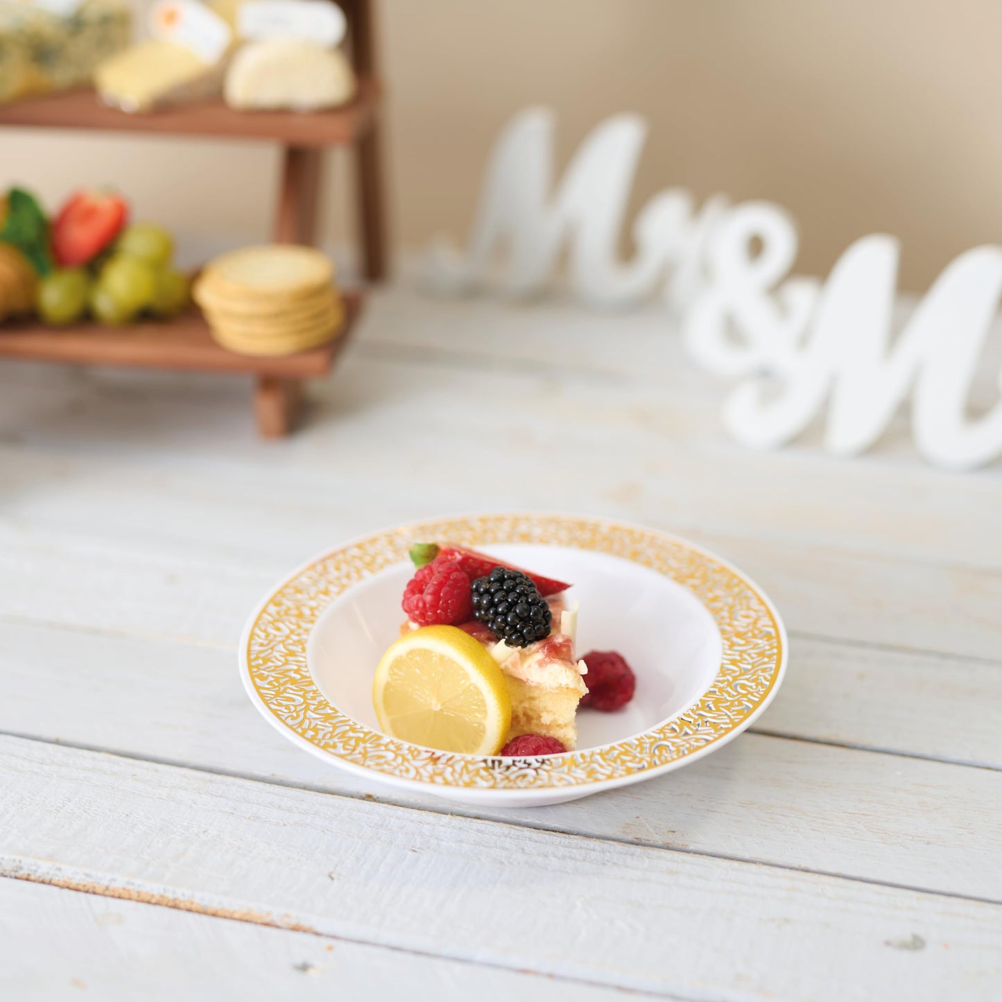 MATANA 20 Weiße Plastikschalen mit Goldrand, Suppenteller, Suppenschalen (360ml) - Suppenschüssel für Hochzeiten, Geburtstage, Taufen, Weihnachten, Partys - Mehrweg & Stabil