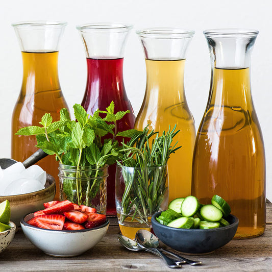 Lawei 4 Stück Wasserkaraffe Glas Wasserkrug 1Liter Wasserflasche Saftkaraffe Glas Glaskaraffen mit Deckel für Wasser Entsaft Eistee Getränke Wein