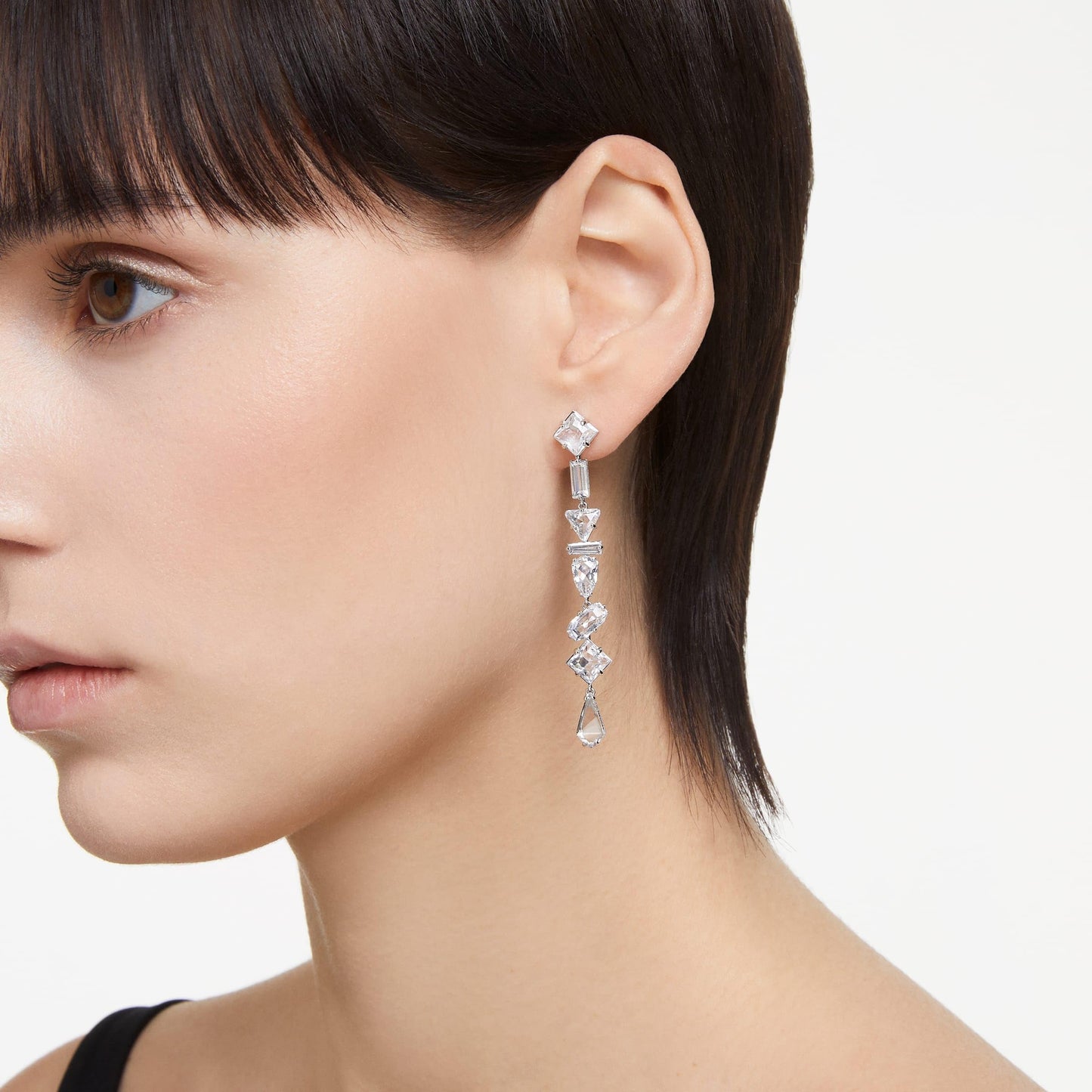 Swarovski Mesmera Drop-Ohrhänger, Weiße und Rhodinierte Ohrringe mit Strahlenden Swarovski Kristallen
