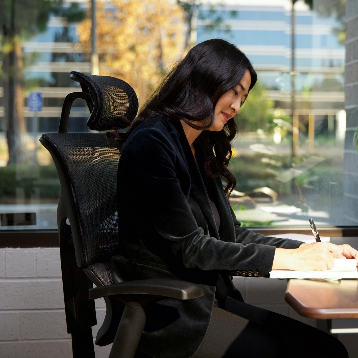 X-Chair X1 High End Arbeitsstuhl, schwarzes Flex-Mesh mit Kopfstütze – ergonomischer Bürositz/dynamische variable Lendenwirbelstütze/hochverstellbar/entspannte Liege/Perfekt für Büro oder Zuhause