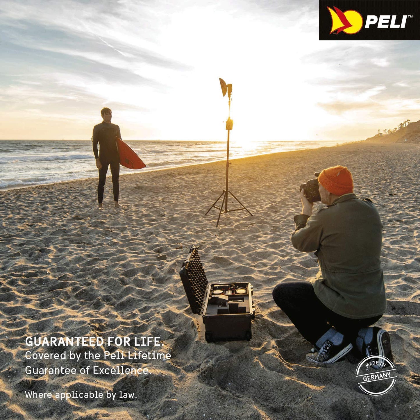 PELI 1510 Robuster Reise- und Outdoorkoffer, IP67 Wasser- und Staubdicht, 27L Volumen, Ohne Schaum, Schwarz