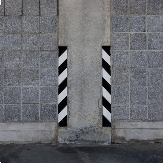 ADHES Wasserdicht Warnband, Selbstklebend Warnklebeband, PVC Absperrband, Boden Markierungsband, Sicherheitsband Zur Kennzeichnung Von Gefahrenzonen, Schwarz und weiß, 50mmx32m