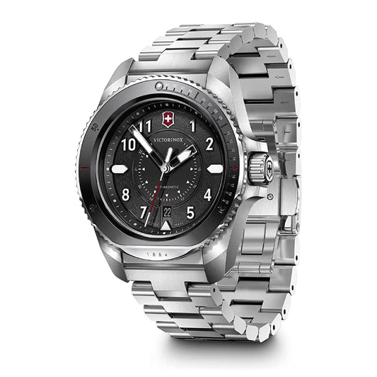 Victorinox Herren Armbanduhr Journey 1884 Ø 43 mm, Swiss Made, Analog Quarz, Wasserdicht bis 200 m, Edelstahl-Armband, Schwarz/Silber