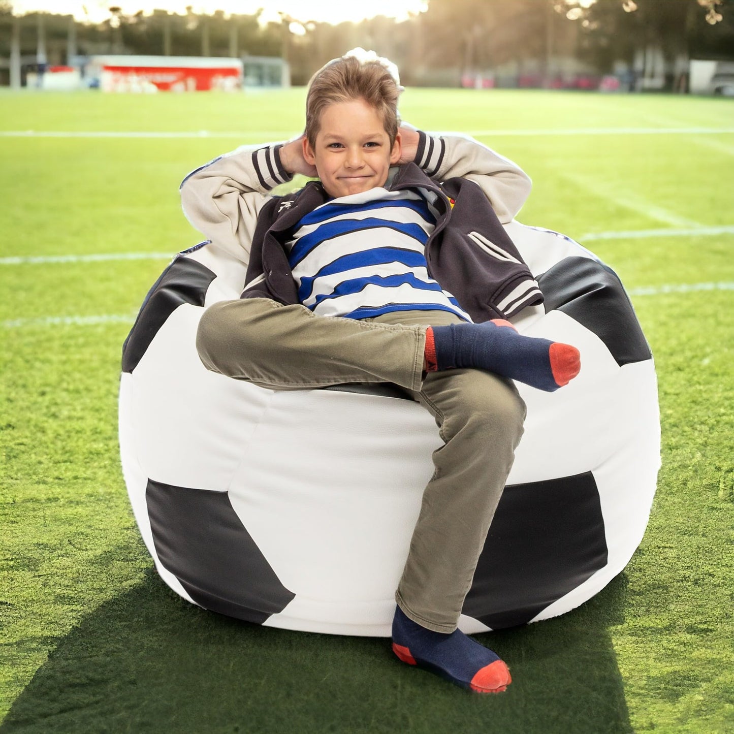 Ecopuf Fußball Sitzsack L für Kinder & Erwachsene – aus Kunstleder mit EPS-Perlenfüllung, bequemes Gaming-Sitzkissen mit reißfesten Nähten, Bean Bag für Fußballfans