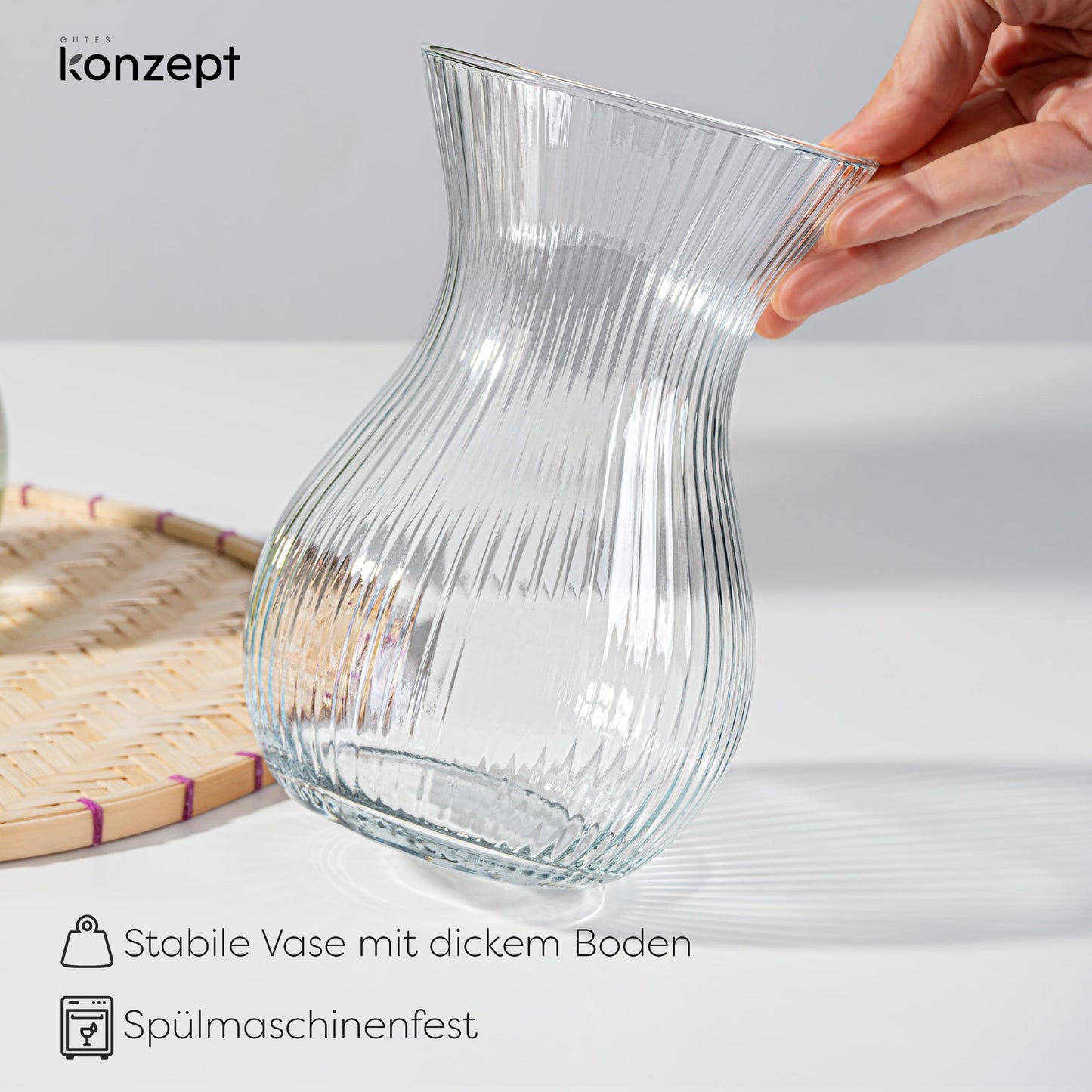 KONZEPT Blumenvase Glas 18 cm Hoch, ⌀ 11 cm, Vase für Tulpen Durchsichtig, Spülmaschinenfest - Kleine Vase für Tischdeko bei Hochzeiten & Partys