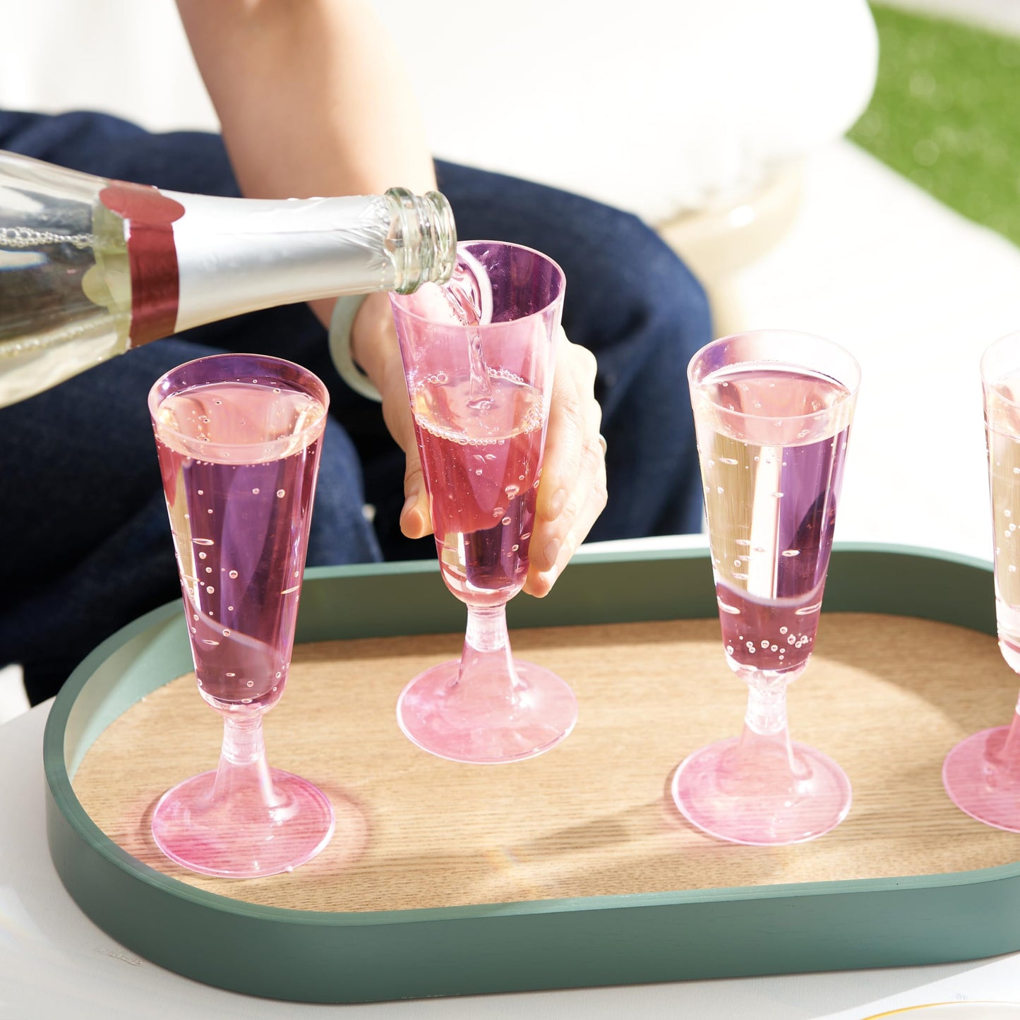 MATANA 24 Premium Rosa Sektgläser aus Kunststoff, 150ml - Stabil & Mehrweg - Plastik Sektgläser Pink, Champagner Gläser, Cocktailglas, Sektbecher, Proseccogläser für Hochzeit, Junggesellinnenabschied