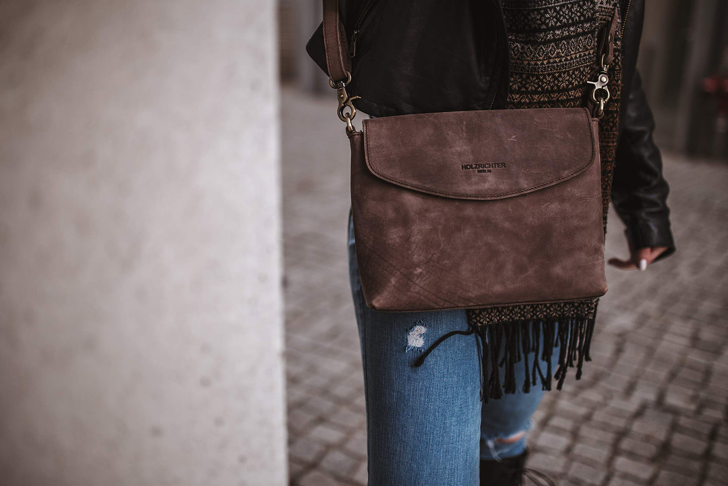 Holzrichter BERLIN Umhängetasche No 1-2 (M) dunkelbraun - Kleine Handtasche für Damen handgefertigt aus Premium-Leder…