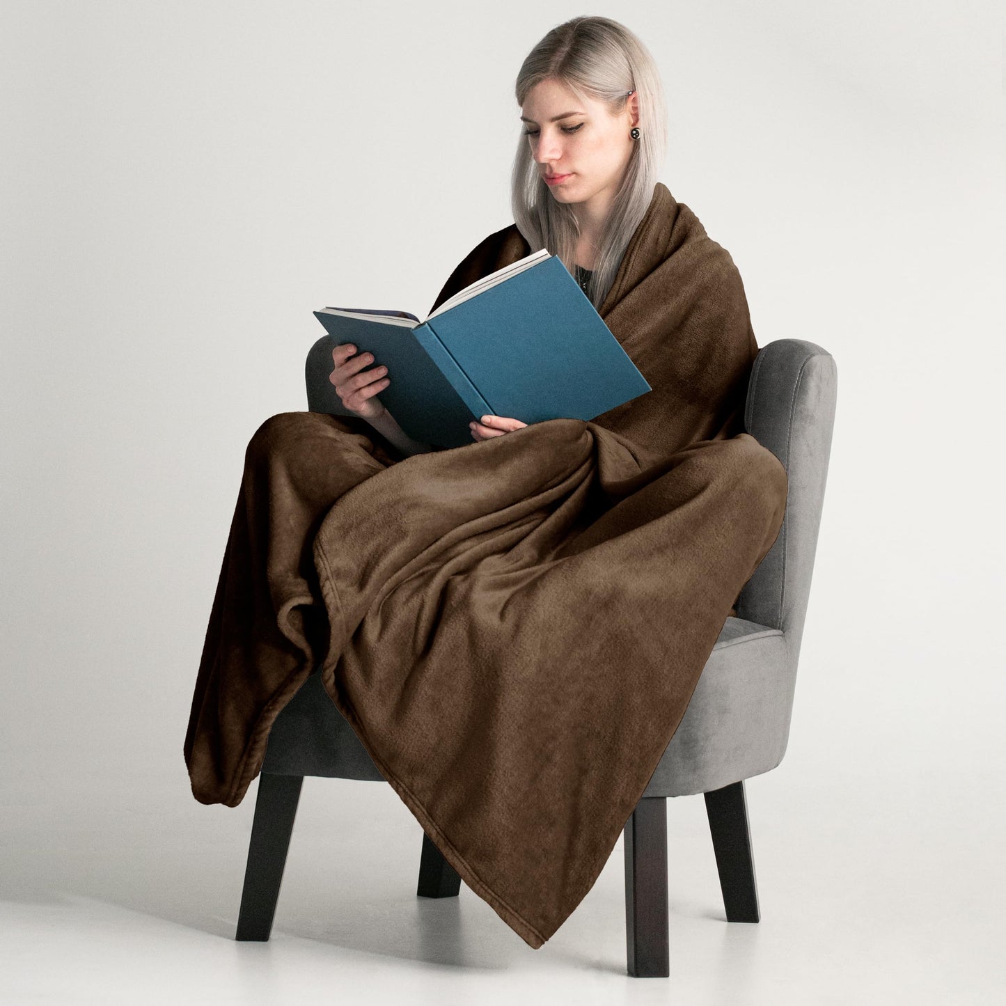 DecoKing Kuscheldecke 70x150 cm braun Decke Microfaser Tagesdecke Fleece weich sanft kuschelig Schoko Brown Chocolate Mic