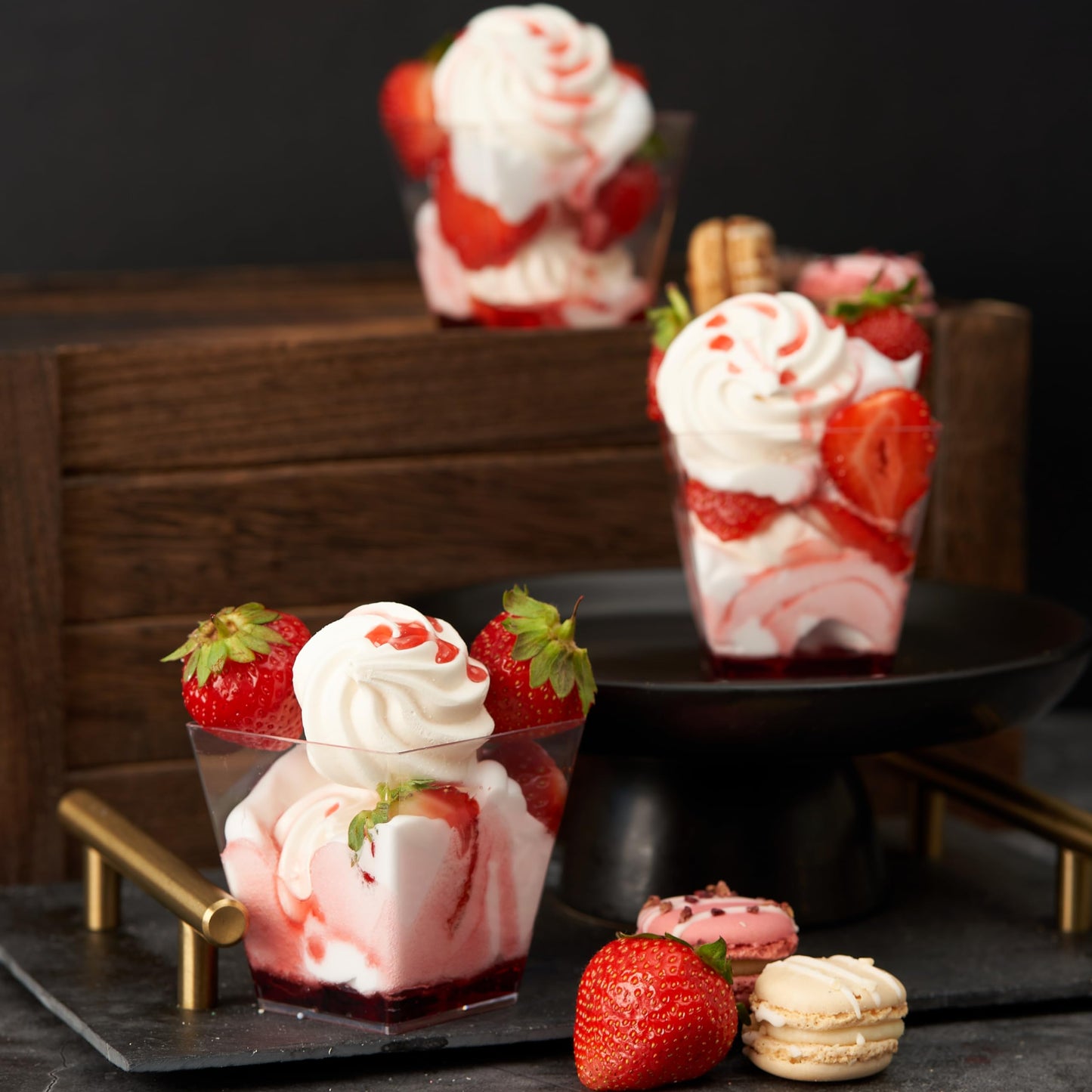 MATANA 48 Hartplastik Dessertschalen für Partys, Buffets (Quadratisch, 225ml) - Dessertgläser, Dessertbecher Eckig für Pudding, Nachtisch, Mousse, Tiramisu - Stabil & Mehrweg