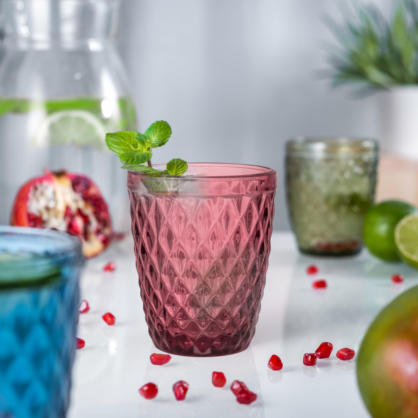 Norqvist Trinkgläser Set bunt - Gläser Set - Wassergläser farbig, Saftgläser - 6er Set 250 ml - Spülmaschinengeeignet - Stapelbar - Modernes Design mit Diamant Muster