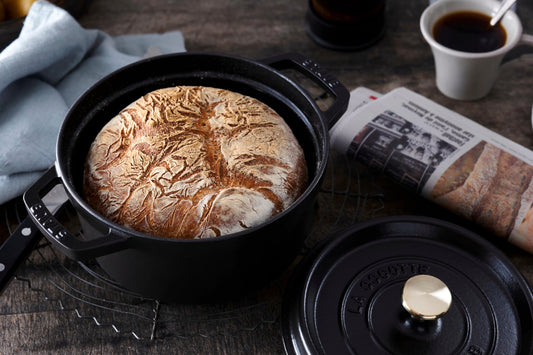 STAUB Gusseisen Bräter/Cocotte, Rund 34 cm, 12,6 L, Aromaregen Funktion für optimale Befeuchtung, Für alle Herdarten inkl. Induktion & Backofen, Schwarz