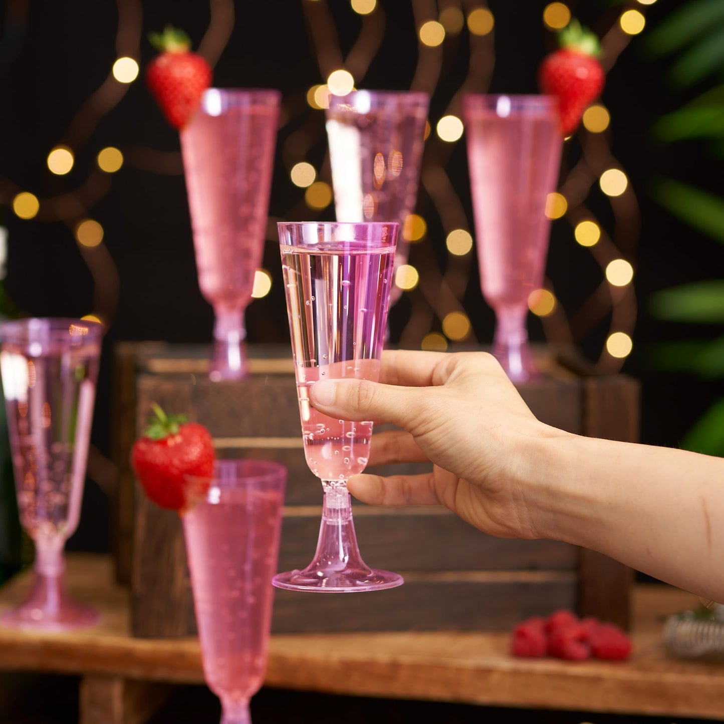 MATANA 24 Premium Rosa Sektgläser aus Kunststoff, 150ml - Stabil & Mehrweg - Plastik Sektgläser Pink, Champagner Gläser, Cocktailglas, Sektbecher, Proseccogläser für Hochzeit, Junggesellinnenabschied