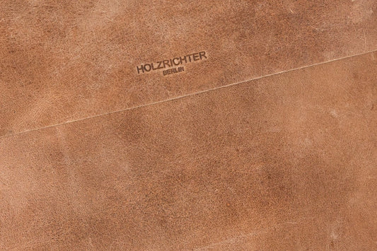 HOLZRICHTER Berlin Laptop 15“ Sleeve - Premium Hülle aus Leder – Ledertasche für Notebook Apple MacBook 15" Air Retina – Camel-braun