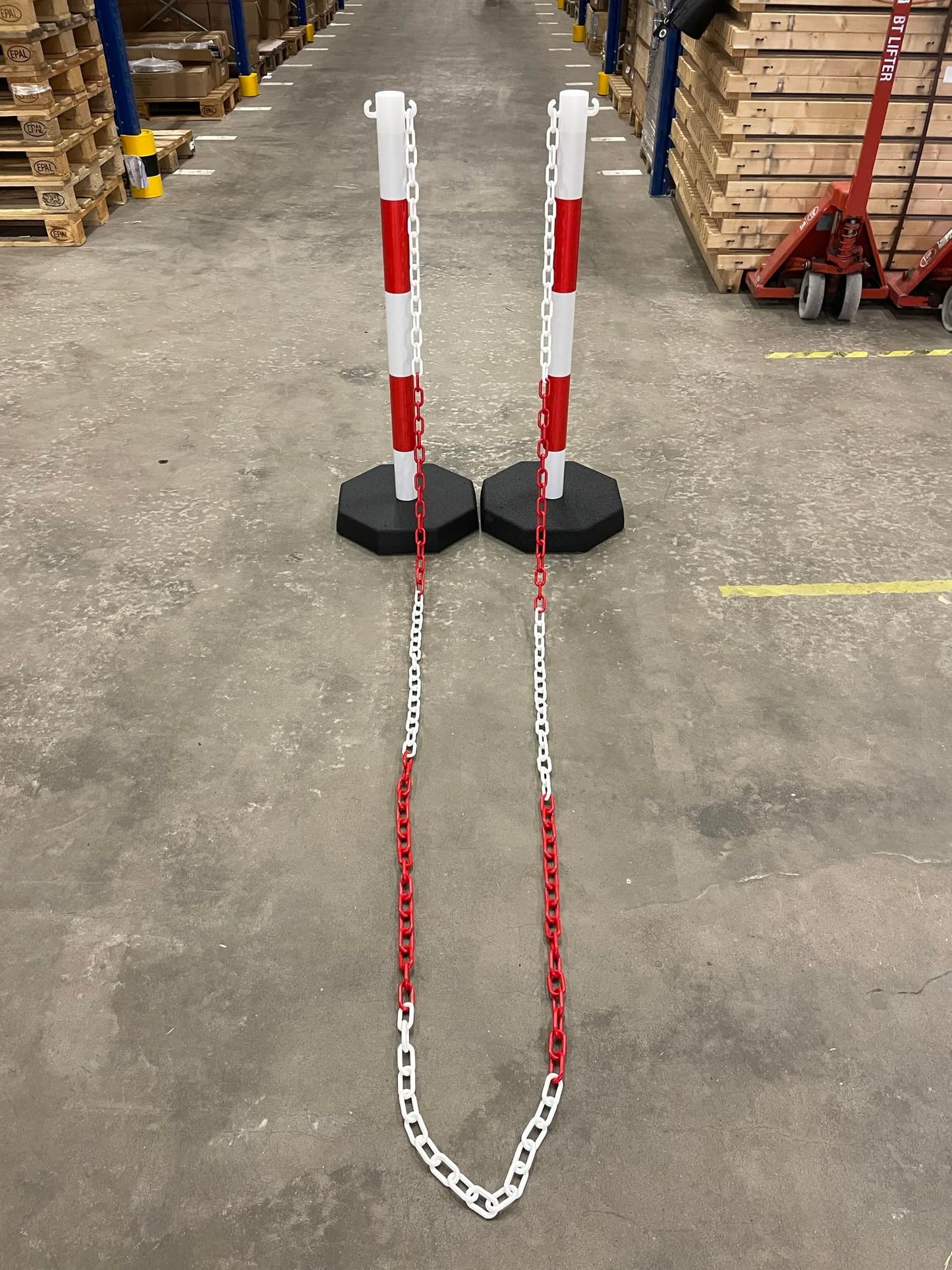 Pfosten & Kette Absperrset -Robust-, 2 Kunststoffpfosten inkl. 5m Kette (Rot/Weiß)
