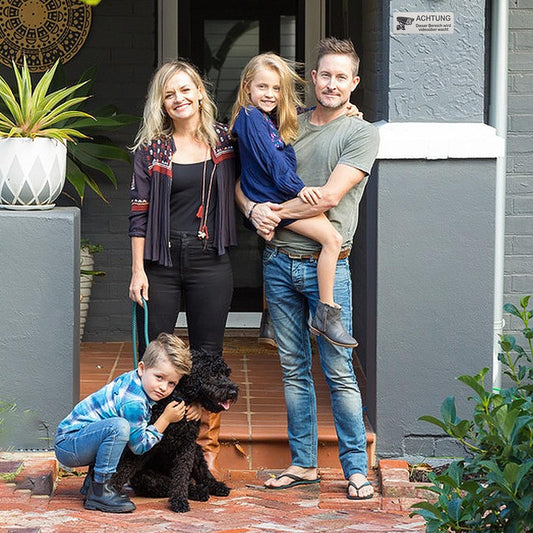 XxinXrong 4 Stück Schild Videoüberwachung Schilder, Achtung Videoüberwachung Schild Privatgrundstück, Aluminium Hinweisschild Kamera Überwachung Schild, Schilder Kameraüberwachung Warnschild, 85×30mm