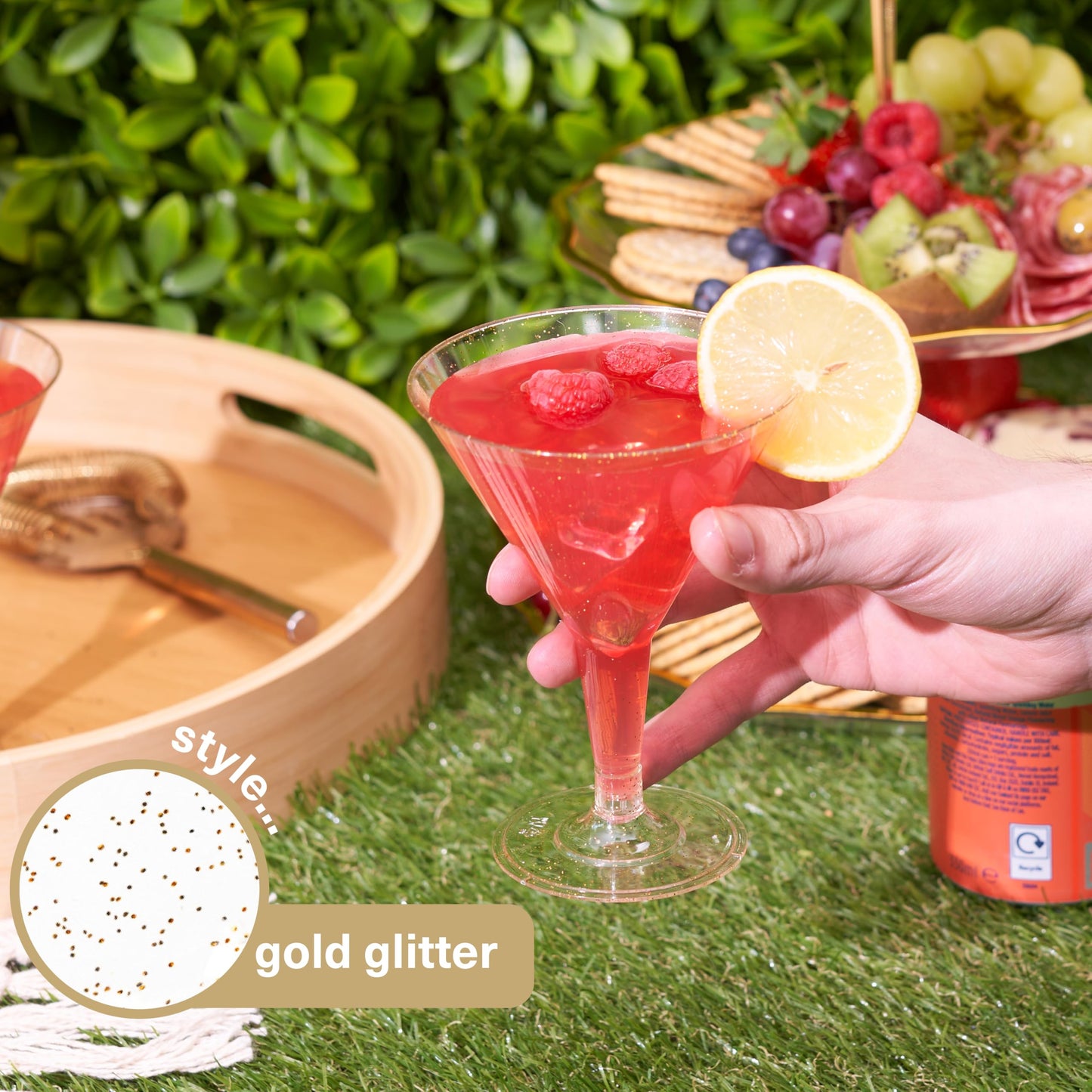 MATANA 48 Plastik Cocktailgläser mit Goldglitter, Martini Gläser Kunststoff, 210ml - Mehrweg Plastikbecher - Margarita Gläser, Cocktail Becher für Partys, Geburtstagen, Hochzeiten