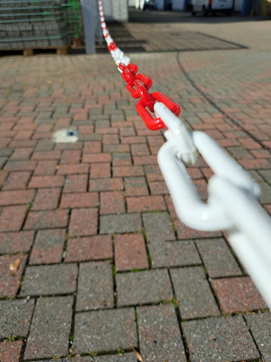 Marwotec 25 Meter Kunststoffkette 8mm Dicke Kettenglieder rot weiß Massive Absperrkette rot weiß aus Kunststoff 8mm zum Absperren großer Flächen, gut sichtbar, stabil von Marwotec aus Deutschland