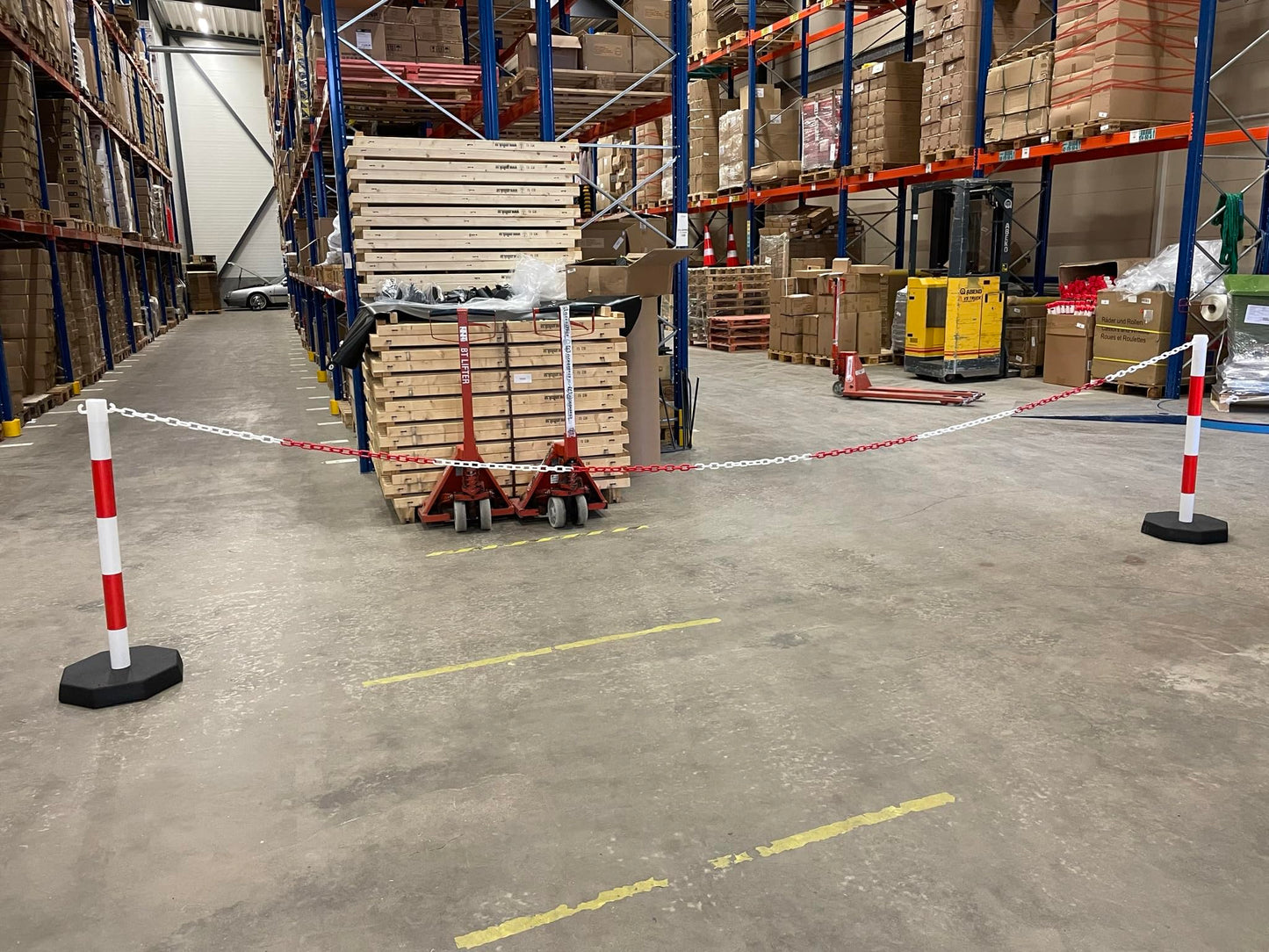 Pfosten & Kette Absperrset -Robust-, 2 Kunststoffpfosten inkl. 5m Kette (Rot/Weiß)