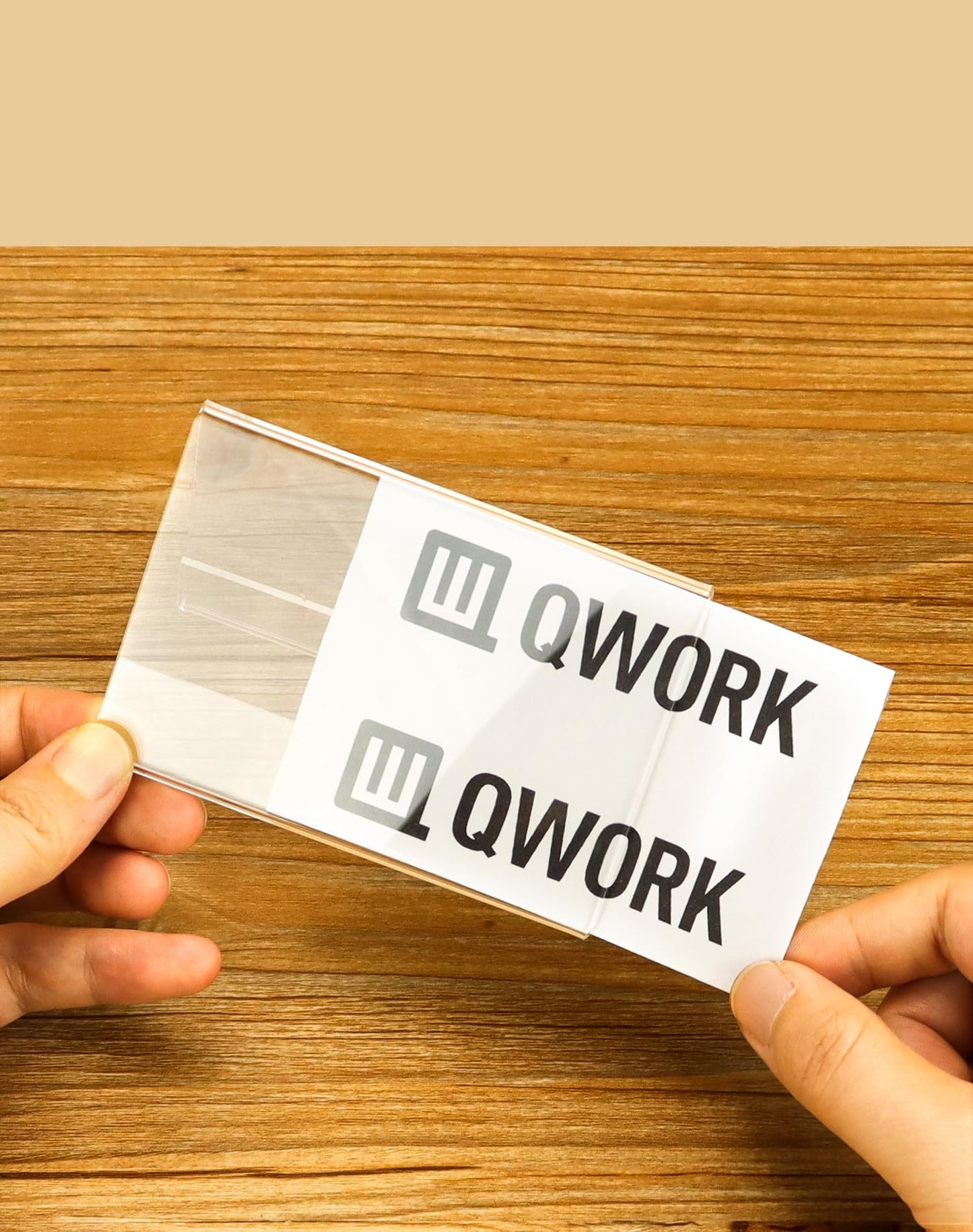 QWORK® 10er Pack 10x6 cm Acryl Tischaufsteller Namensaufsteller Halter, 2mm Verdickt Dachform Doppelseitige Tischaufsteller für Namensschild und Preisschild