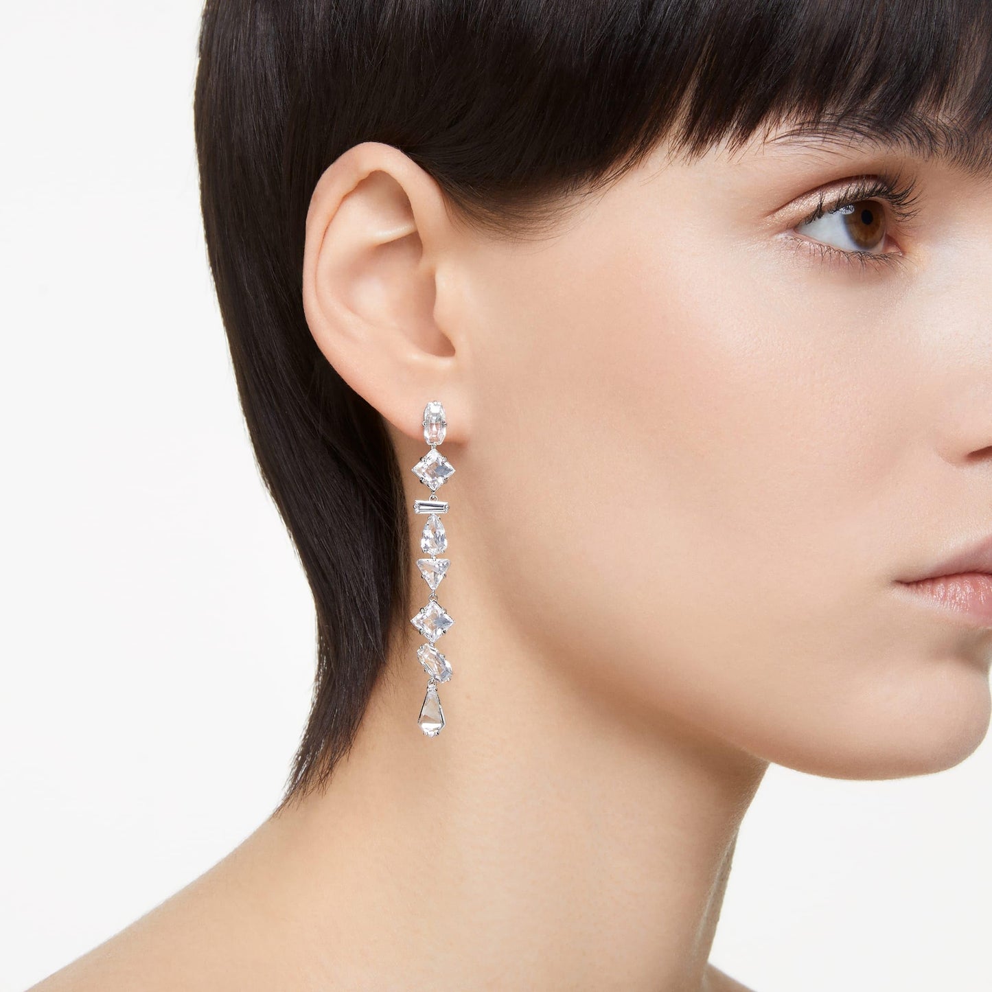 Swarovski Mesmera Drop-Ohrhänger, Weiße und Rhodinierte Ohrringe mit Strahlenden Swarovski Kristallen