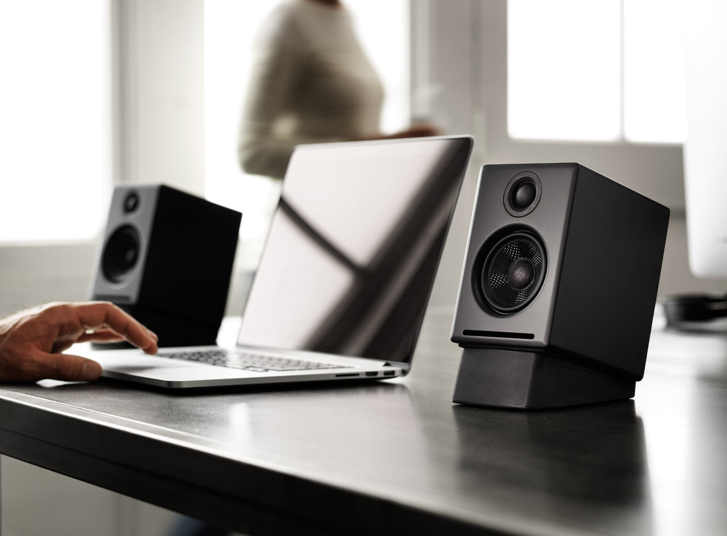 Audioengine A2 Plus Kabellose Bluetooth-Desktop-Lautsprecher – 60-W-Computerlautsprecher für Musik und Gaming