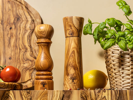 SOLTAKO Olivenholz Salz- und Pfeffermühlen 2er Set "La Molina", Pfeffer und Salzmühle aus Oliven Holz