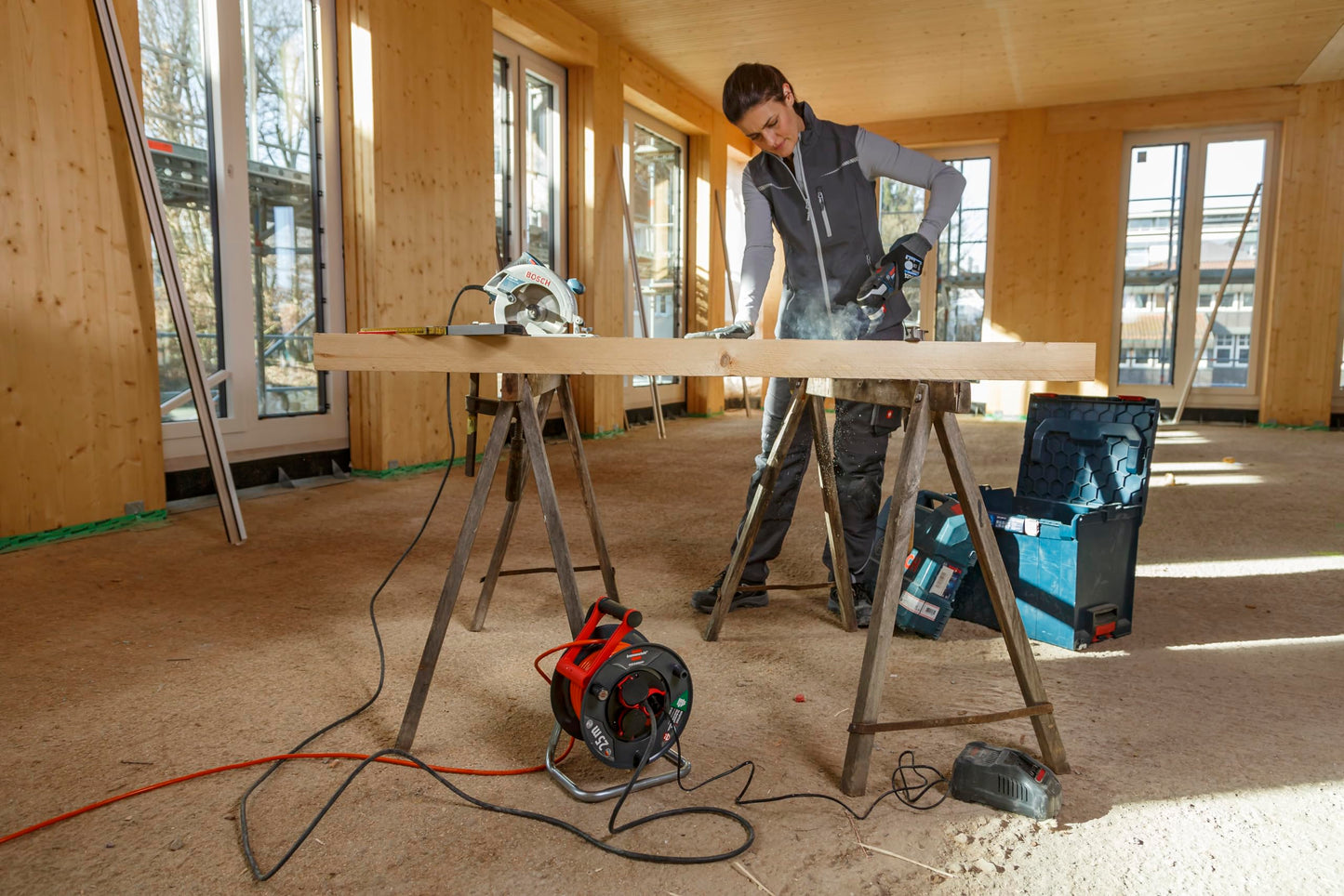 Brennenstuhl Garant V2 IP44 Kabeltrommel 25m outdoor (Made in Germany, 3 Schutzkontakt-Steckdosen, Überhitzungsschutz, kurzfristiger Einsatz im Außenbereich)