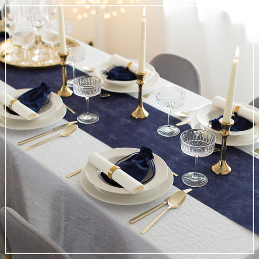 100%Mosel Vlies Tischläufer, in Nachtblau (30 cm x 25 m), dekoratives Tischband, edle Tischdeko für Geburtstage & Hochzeiten, Bunte Dekoration zu besonderen Anlässen