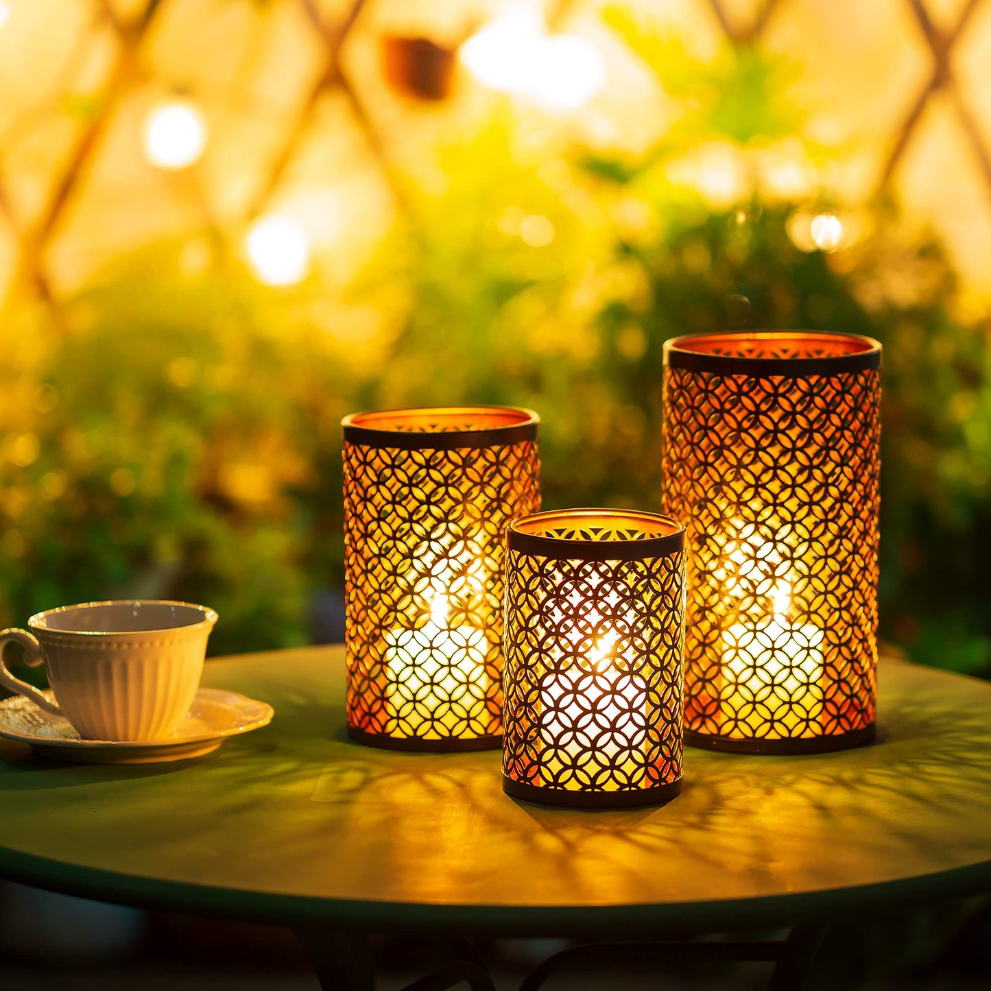 Romadedi Kerzenhalter Metall Teelichthalter Schwarz & Gold - 3er Set Kerzenständer für Teelichter Kerzen Orientalisches Aushöhlen Windlicht Vintage Wohnzimmer Tischdeko Innen Außen Deko 20/16/13cm