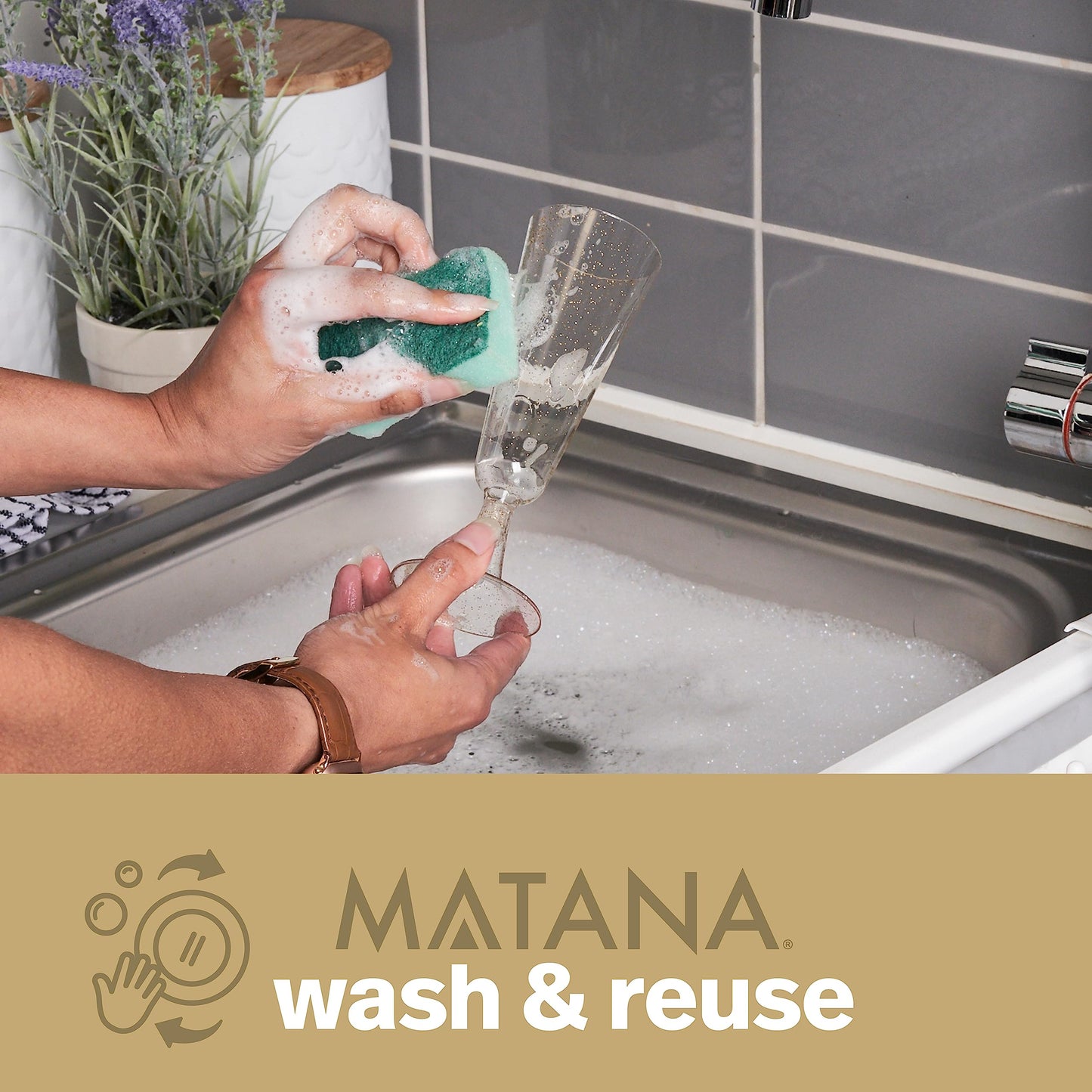 MATANA 50 Premium Sektgläser Plastik mit Goldglitter, 150ml - Sektgläser Mehrweg, Sektgläser Kunststoff, Champagner Gläser Plastik für Cocktail, Dessert - Plastik Sektgläser für Party, Hochzeit