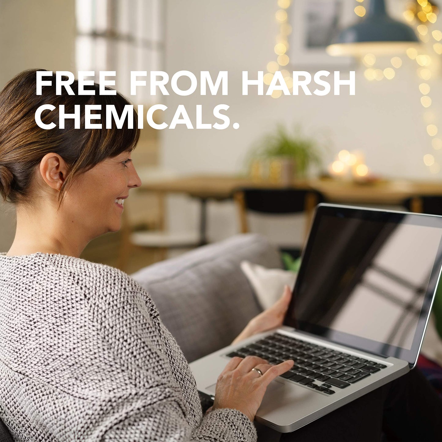 Mistify Natürlicher Bildschirmreiniger - 500ml Screen Cleaner. Display Reiniger mit 2 Mikrofasertüchern und Bürste [Laptop, PC, Monitor, Touchscreen, Tablet, Smartphone, TV, TFT, LCD, LED, Plasma ]