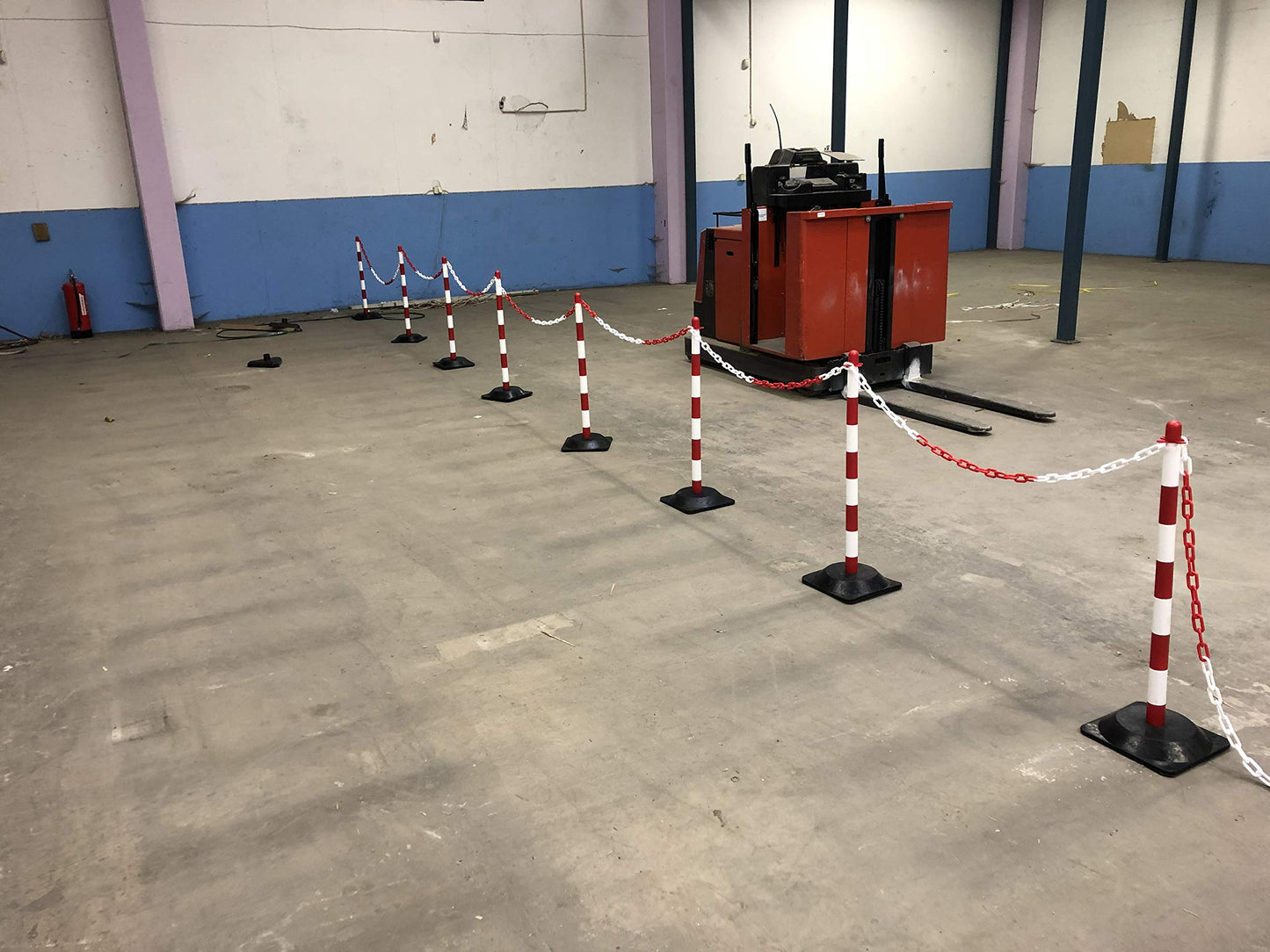 Flexibarrier Pfosten- & Kette Absperrset -Basic-, 8 Pfosten inkl. 15m Kunststoffkette (rot/weiß)