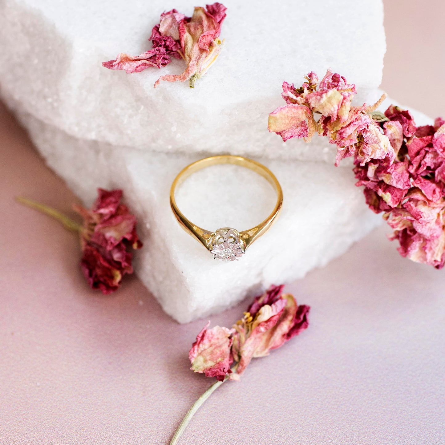 Carissima Gold Damen-Ring 9 kt (375) Gelbgold Rundschliff Diamant 54 (17.2)