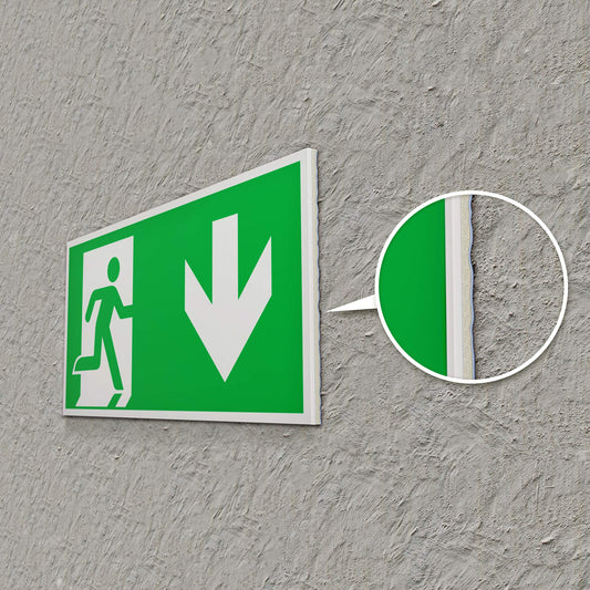 Hochwertiges Notausgangsschild Pfeil unten - 30x15 cm langnachleuchtend + selbstklebend - Original Protecticure Fluchtwegschild PVC -Rettungszeichen/Rettungsschild/nachleuchtend