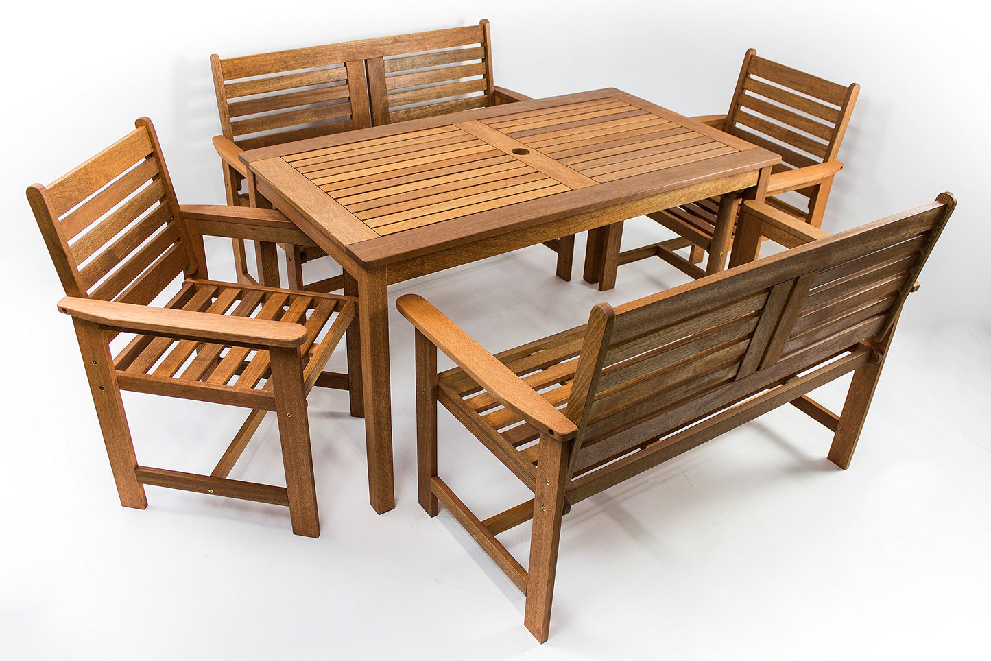 Avanti Trendstore - Furni - Gartenset 5-teilig aus Hartholz Teak, 1 Tisch (Maße: BHT 135x73,5x75 cm), 2 Stühle (Maße: BHT 61x88x62 cm), 2 Bänke (Maße: BHT 120x88x62 cm)