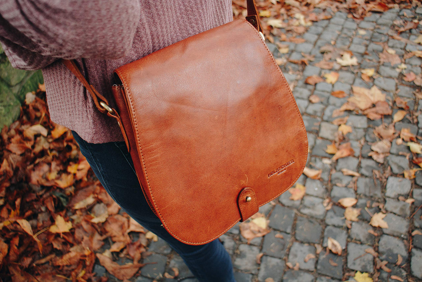Holzrichter Berlin Umhängetasche No 5-1 (M) - Vintage Hobo Leder-Handtasche & Schultertasche, Damen & Herren - Cognac-Braun